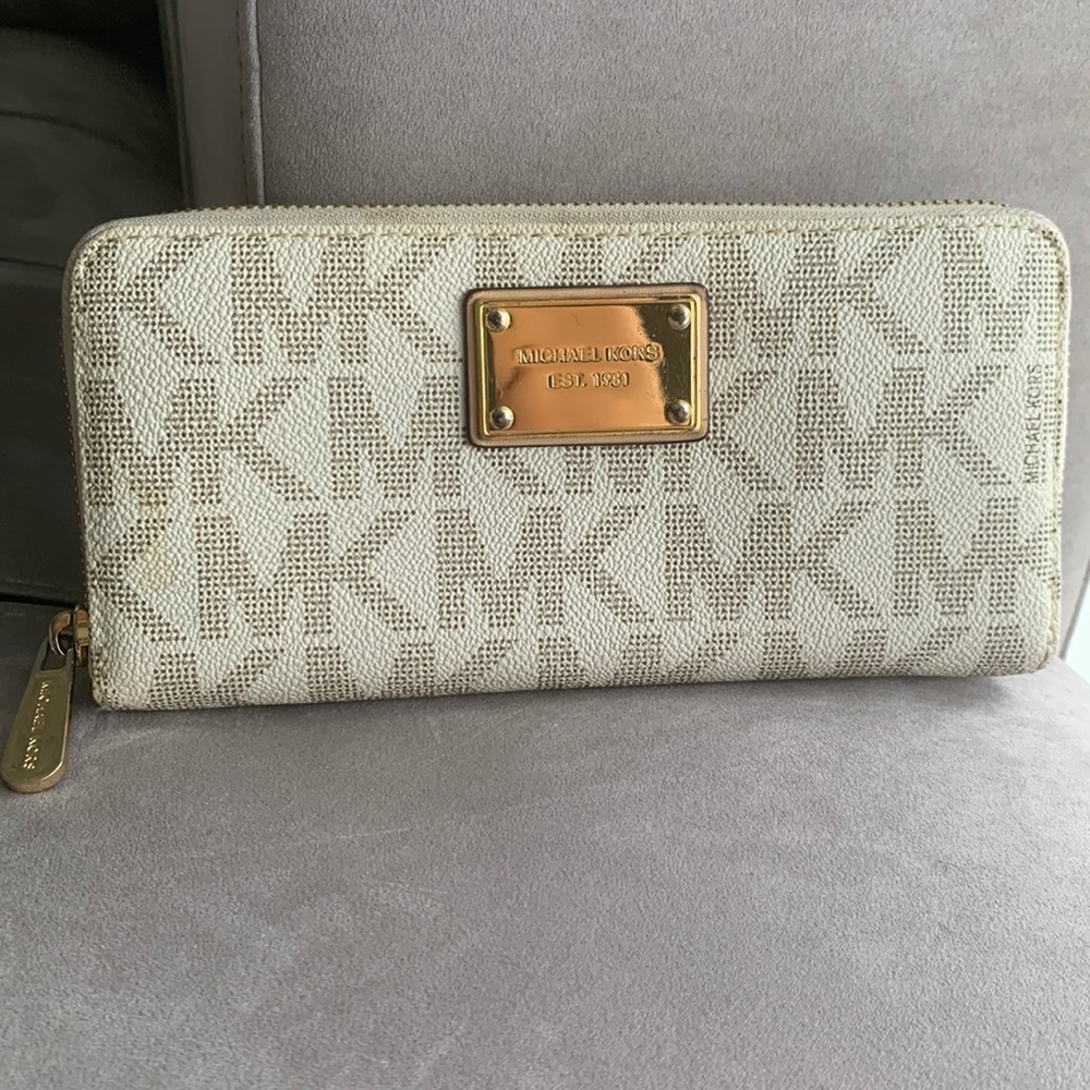 Michael Kors Est. 1981 Leather Wallet - Picture 3 of 17